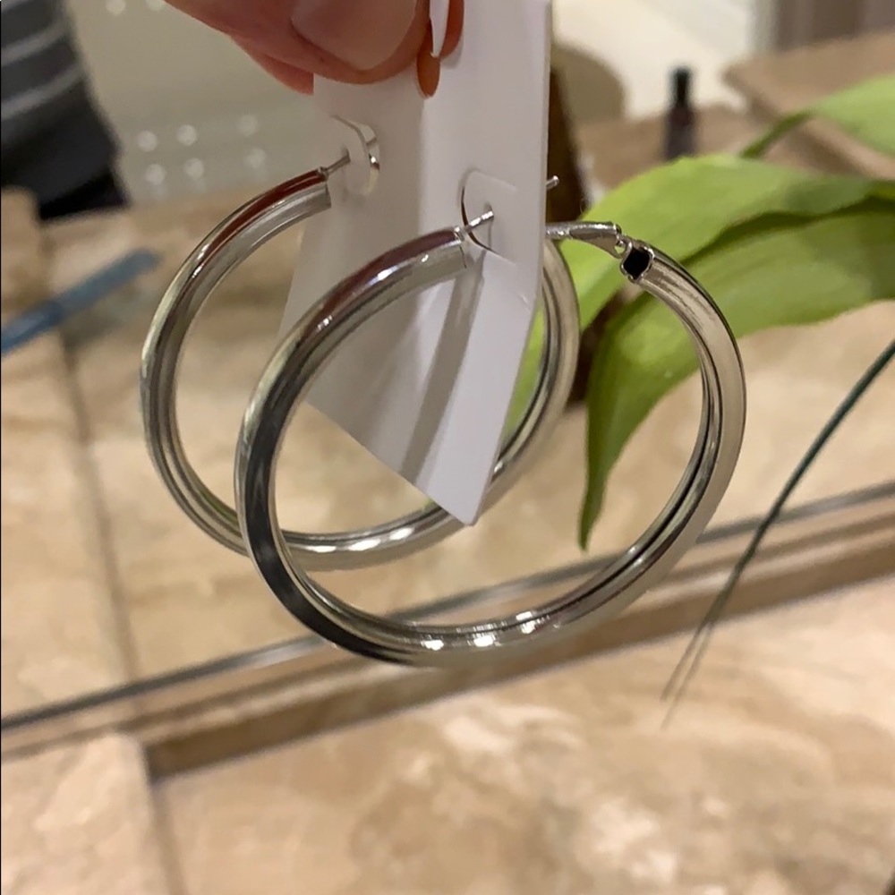 Elegant hoop earrings